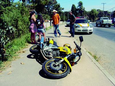 Mulher atropelada por motocicleta 