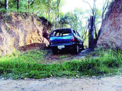 Caminhonete pega fogo e assusta proprietário