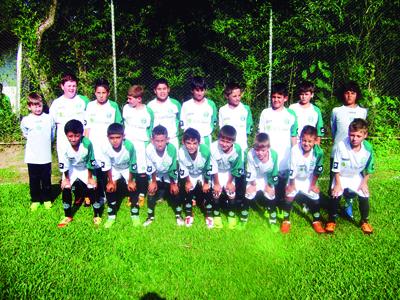 Atletas de Campo Largo jogam  com equipe sub 11 do Coxa