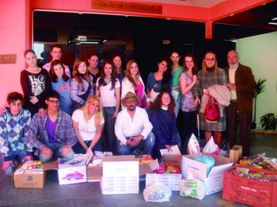 Participantes de Oficina fazem entrega de alimentos