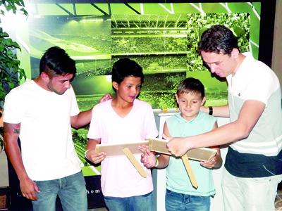 Presença de jogadores do Coritiba no encerramento do ano da Escola Coxa