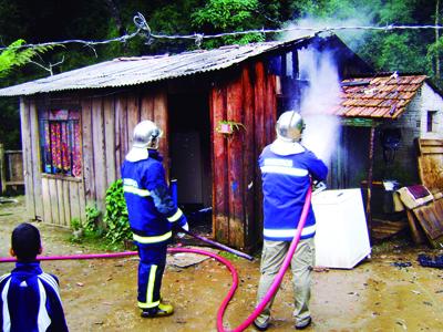 Vazamento de gás provoca incêndio