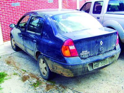 Carro furtado é recuperado pelo Grupo Tático