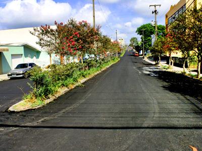 Rua Arlindo Chemin ganha nova pavimentação 