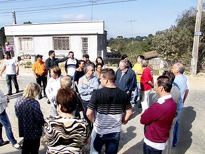 Moradores e comerciantes fecham Centenário