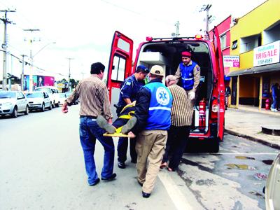 Vítimas de acidente são atendidas pelo Siate 