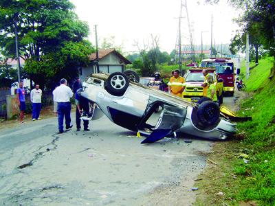 Motorista ferido em acidente