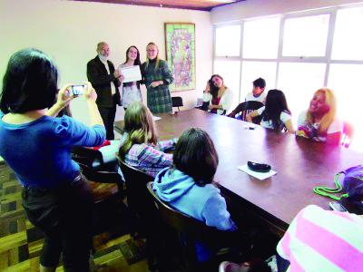 Oficina de teatro ?Faça sua história? termina e demonstra solidariedade ao próximo