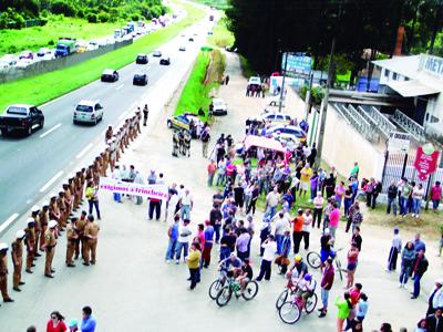 Protesto não consegue fechar a BR-277 