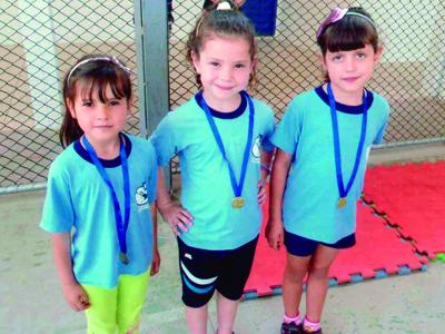 Bom de Nota e Projeto Circo na Escola Caetano Munhoz da Rocha
