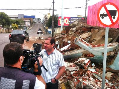 Muro do Cemitério Municipal desaba