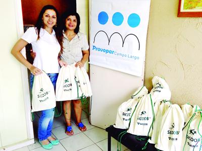 Provopar recebe  22 kits escolares