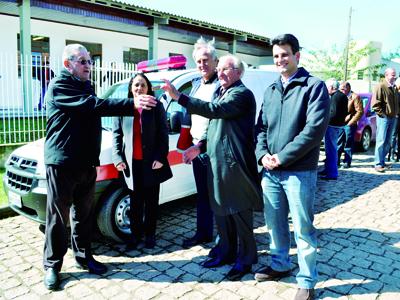 Posto do Jardim Serrinha  recebe nova ambulância