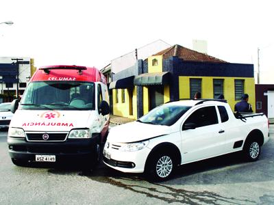 Ambulância se envolve em acidente no Centro