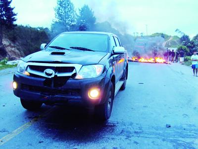 Criança é atropelada e moradores bloqueiam rodovia no Itaqui