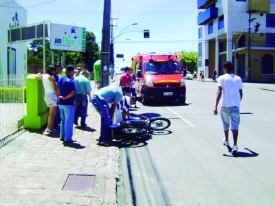 Motociclista ferido em acidente no Centro