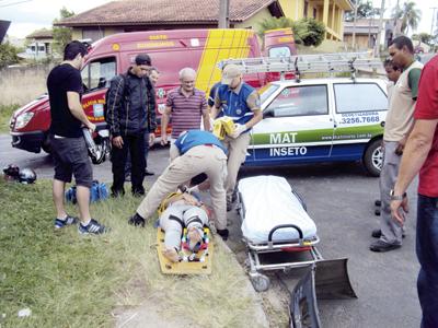 Acidente entre carro x moto no Lamback