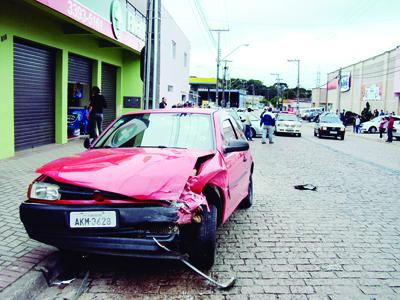 Suspeito é preso após causar colisão na tentativa de fuga