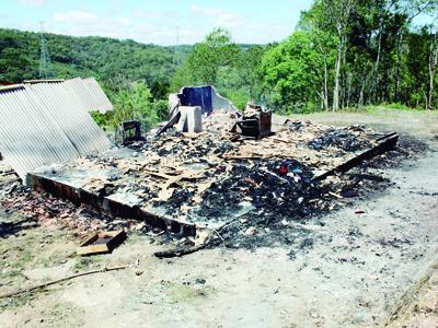 Família perde tudo em incêndio e precisa de ajuda para recomeçar