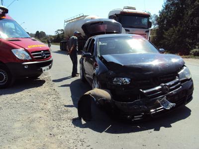 Motorista ferido em acidente entre dois veículos na PR 423