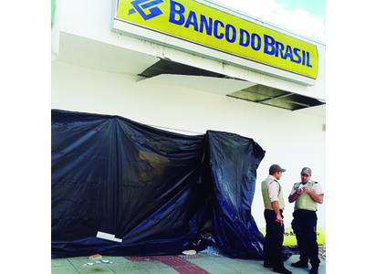 Marginais explodem Banco do Brasil em Balsa Nova