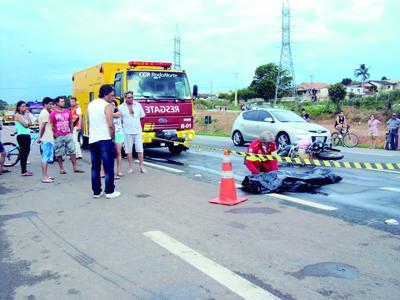 Mulher morre em acidente na BR-277