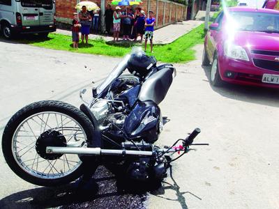 Motoqueiro é socorrido em estado grave 