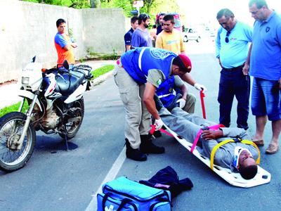 Acidente entre duas motos no Centro