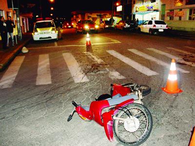 Motoqueiro ferido em acidente 