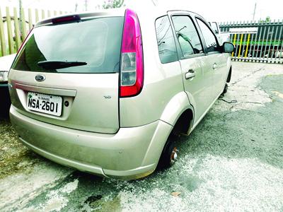 Ford Fiesta furtado em Curitiba  é encontrado na Ferraria