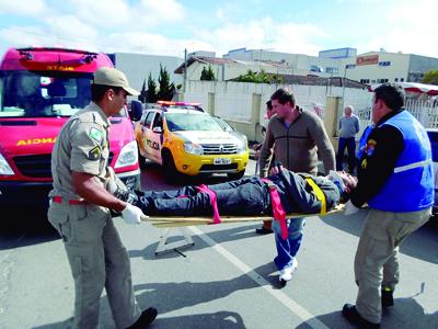 Motociclista socorrido pelo Siate na Centenário