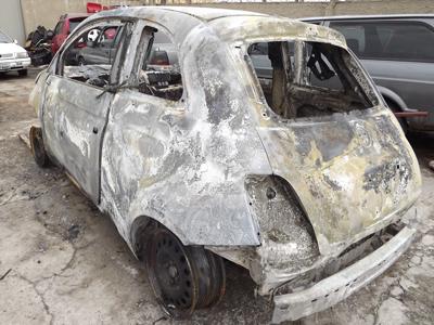 Carro roubado é incendiado na Sereia