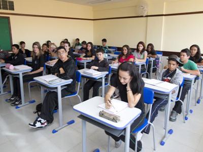 Começam as aulas no Colégio Geraldina da Mota