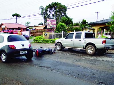 Veículo foge do local após acidente 