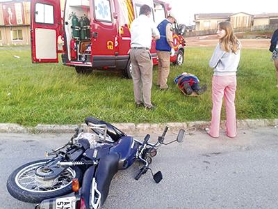 Motociclista ferido na travessia da BR no Bom Jesus