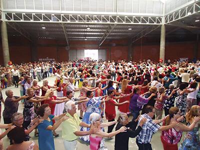 Baile Viva a Maturidade em Balsa Nova