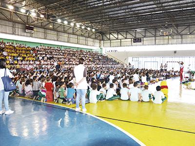 Alunos prestigiam programação  especial na Vila Olímpica