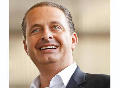 Morre candidato a presidente Eduardo Campos em acidente aéreo em Santos 