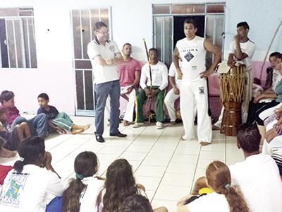 Projeto de Capoeira  estimula crianças e jovens