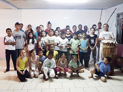 Projeto Capoeira nos bairros atende comunidades carentes