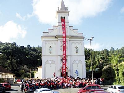 Igreja de Campo Largo participa  de gincana e pede participação