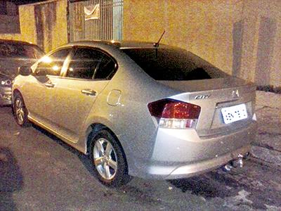 PRF prende suspeitos com carro roubado em Curitiba