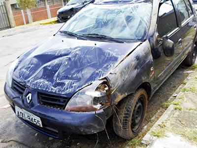 Carro roubado em Curitiba encontrado na Ferraria