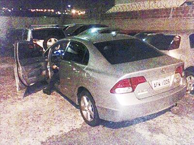 Carro roubado em Curitiba é encontrado no Centro