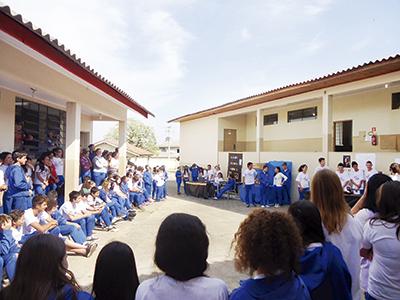 Projeto literário  ?Caleidoscópio Barroco? no Colégio Estadual 1º Centenário