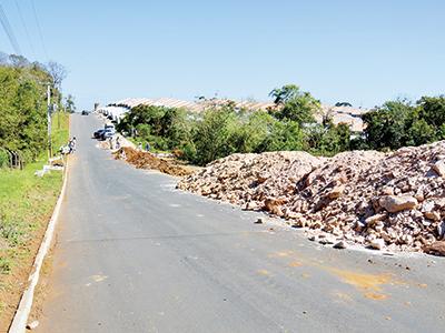 Prefeitura recupera rua no bairro Partênope