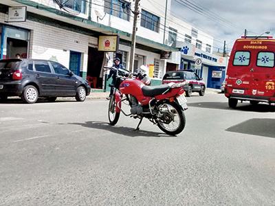 Motociclista ferido em acidente entre duas motos