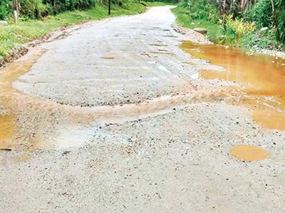 Moradores do Jardim Três  Rios pedem melhorias