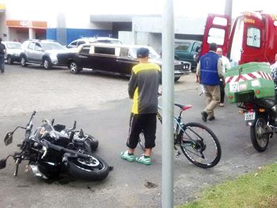 Colisão entre moto x carro no Centro