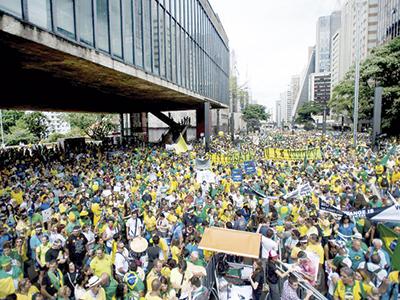 Protestos: polarização política e respeito à democracia